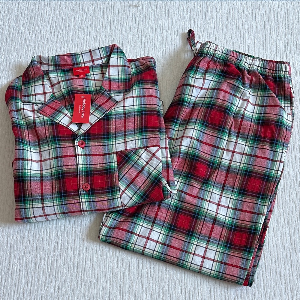 Holiday Lane Red and Green Plaid Men’s Pajama Set NWT